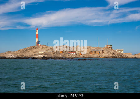 Vela il oceano Atlantico intorno Luderitz sullo scheletro Costa della Namibia Foto Stock