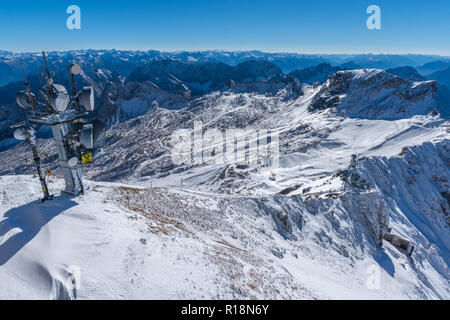 Parte austriaca del Zugsptize, Ehrwald, Reutte, Gebirge Wetterstein o montagne del Wetterstein, Alpi,Tirolo, Austria, Europa Foto Stock