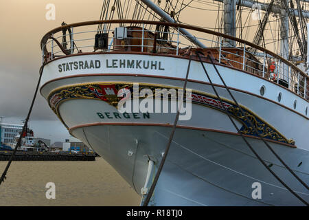 La poppa della Statsraad Lehmkuhl ormeggiata accanto a Reykjavik, Islanda Foto Stock