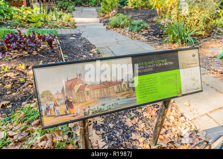 Londra. Novembre 2018. Una vista del segno per Isola d'anatra cottage in St James Park a Londra Foto Stock