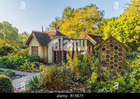 Londra. Novembre 2018. Una vista dell'Isola d'anatra cottage in St James Park a Londra Foto Stock