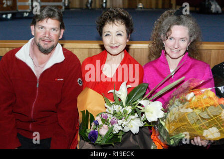 Matteo Doyle, Tokiko Kato e Sandy Evans Tokiko Kato, cantante giapponese e ambasciatore di benevolenza per il Programma delle Nazioni Unite per l'ambiente, l'esecuzione di live in concerto a Sydney Sala Congressi. Sydney, Australia. 20.08.08. Foto Stock