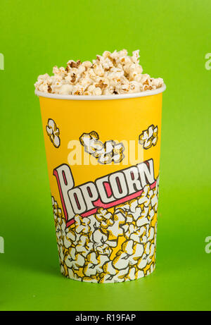 Scatola di popcorn isolato Foto Stock