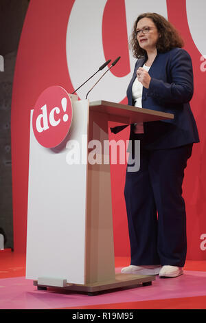 Il 10 novembre 2018, Berlin: Andrea Nahles, DOCUP leader, parla al DOCUP dibattito camp. Foto: Jörg Carstensen/dpa Foto Stock