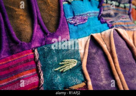 Tirante di colorante tessuto strappati Foto Stock