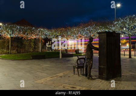 CS Lewis Square Connswater Comunità Greenway Newtownards Road Holywood archi East Belfast Irlanda del Nord Foto Stock