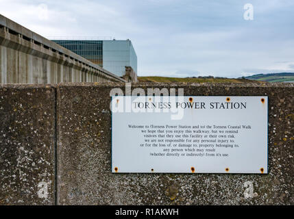 Centrale nucleare di Torness segno, East Lothian, Scozia, Regno Unito Foto Stock