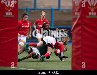 Il Galles Lauren Smyth in azione durante il Galles donne v Sud Africa donne autunno intenzionali a Cardiff Arms Park Cardiff Regno Unito il 10 novembre Foto Stock