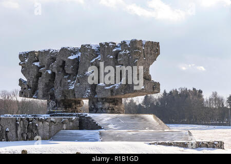 LUBLIN, Polonia - 17 gennaio 2018: Monumento alla lotta e martirio (Polacco: Pomnik Walki ho Meczenstwa) Majdanek nel campo di concentramento di Lublino, Po Foto Stock