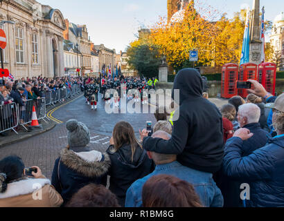 Northampton, Regno Unito. Xi Nov, 2018. Ricordo la sfilata di Domenica a Northampton tutti i santi della Chiesa", Northampton Credito: PATRICK ANTHONISZ/Alamy Live News Foto Stock