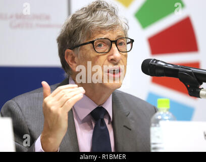 Tokyo, Giappone. 9 Nov, 2018. Noi il gigante del software Microsoft fondatore Bill Gates parla in una conferenza stampa come Bill e Melinda Gates Foundation avrà una partnership con il Giappone Sport Agenzia per le Nazioni Unite gli obiettivi di uno sviluppo sostenibile (SDGs) a Tokyo il Venerdì, 9 novembre 2018. Essi si avvia una campagna "I nostri obiettivi globali' per capitalizzare su impulso del Tokyo 2020 Olimpiadi e Paraolimpiadi invernali. Credito: Yoshio Tsunoda/AFLO/Alamy Live News Foto Stock