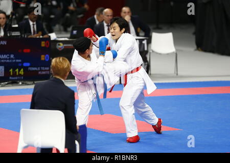 Madrid, Spagna. 9 Nov, 2018. Natsumi Kawamura (JPN) Karate : Kawamura lotta all'Iran il giocatore di squadra durante il Kumite team 3 femmina rotondo nella " WKF Karate xxiv Campionati del Mondo Madrid 2018" presso il Centro WiZink in Spagna a Madrid . Credito: Mutsu Kawamori/AFLO/Alamy Live News Foto Stock