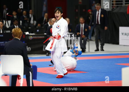Madrid, Spagna. 9 Nov, 2018. Natsumi Kawamura (JPN) Karate : Kawamura lotta all'Iran il giocatore di squadra durante il Kumite team 3 femmina rotondo nella " WKF Karate xxiv Campionati del Mondo Madrid 2018" presso il Centro WiZink in Spagna a Madrid . Credito: Mutsu Kawamori/AFLO/Alamy Live News Foto Stock