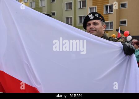 Lubin, Polonia. Xi Nov, 2018. Il centesimo anniversario della Polonia di riacquistare la sua indipendenza. In tutta la Polonia, ci sono state le celebrazioni in cui molti polacchi hanno preso parte. La celebrazione si è svolta con la partecipazione dell'esercito polacco. Un centinaio di anni fa, la Polonia ha riacquistato l'indipendenza Credito: Piotr Twardysko/ZUMA filo/Alamy Live News Foto Stock