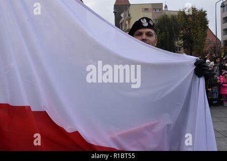 Lubin, Polonia. Xi Nov, 2018. Il centesimo anniversario della Polonia di riacquistare la sua indipendenza. In tutta la Polonia, ci sono state le celebrazioni in cui molti polacchi hanno preso parte. La celebrazione si è svolta con la partecipazione dell'esercito polacco. Un centinaio di anni fa, la Polonia ha riacquistato l'indipendenza Credito: Piotr Twardysko/ZUMA filo/Alamy Live News Foto Stock