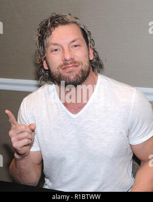 NEW YORK, NY - novembre 10: Kenny Omega partecipa al grande evento 15 a Laguardia Plaza Hotel di New York il 10 novembre. Il credito Giorgio Napolitano/MediaPunch Foto Stock