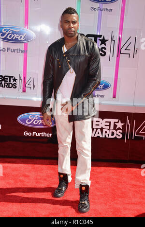 Ginuwine all'arrivo della scommessa 14 Premi 2014 presso il Nokia Theatre di Los Angeles. Ginuwine evento nella vita di Hollywood - California, tappeto rosso Evento, STATI UNITI D'AMERICA, industria cinematografica, celebrità, fotografia, Bestof, arte cultura e intrattenimento, Topix celebrità moda, migliori della vita di Hollywood, evento nella vita di Hollywood - California, moquette rossa e dietro le quinte, movie celebrità, personaggi televisivi, musica celebrità, Topix, Bestof, arte cultura e intrattenimento, verticale, una persona, la fotografia di moda, a piena lunghezza e 2014 Indagine tsuni@Gamma-USA.com , Tsuni Credito / STATI UNITI D'AMERICA, Foto Stock