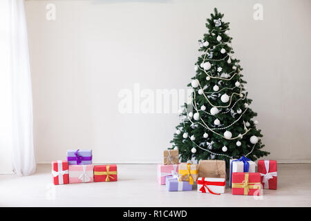 Felice anno nuovo Natale Home doni interiori giocattoli tree vacanze invernali Foto Stock