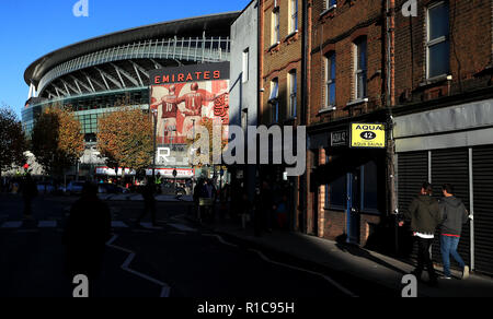 Vista generale del terreno prima della partita della Premier League all'Emirates Stadium di Londra. PREMERE ASSOCIAZIONE foto. Data immagine: Domenica 11 novembre 2018. Guarda la storia dell'arsenale DI CALCIO della PA. Il credito fotografico dovrebbe essere: Mike Egerton/PA Wire. RESTRIZIONI: Nessun utilizzo con audio, video, dati, elenchi di apparecchi, logo di club/campionato o servizi "live" non autorizzati. L'uso in-match online è limitato a 120 immagini, senza emulazione video. Nessun utilizzo nelle scommesse, nei giochi o nelle pubblicazioni di singoli club/campionati/giocatori. Foto Stock