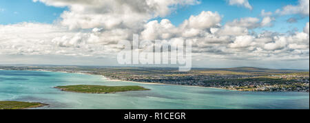 WEST COAST NATIONAL PARK, SUD AFRICA, 20 agosto 2018: Langebaan come si vede dal Perlemoen Lookout Point a Postberg sulla costa dell'Oceano Atlantico di Foto Stock