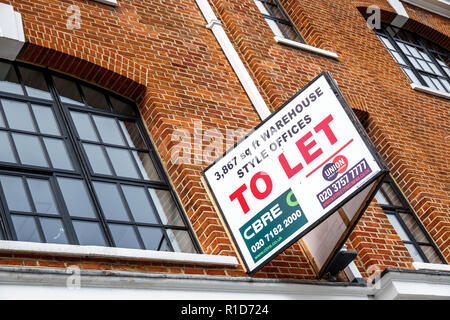 Londra Inghilterra,UK,South Bank Southwark,Union Street,mattone building,commercial real estate,sign,warehouse style offices,rental,to let rent,UK GB Englis Foto Stock