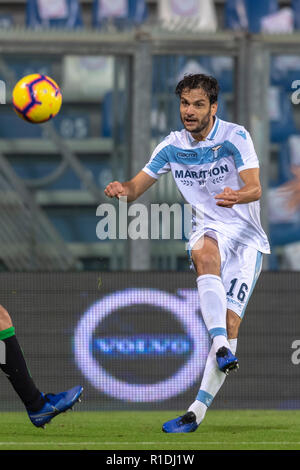 Reggio Emilia, Italia. Xi Nov, 2018. Marco Parolo (Lazio) durante l'italiano 'Serie A' match tra Sassuolo 1-1 Lazio a Mapei Stadium il 11 novembre 2018 a Reggio Emilia, Italia. Credito: Maurizio Borsari/AFLO/Alamy Live News Foto Stock