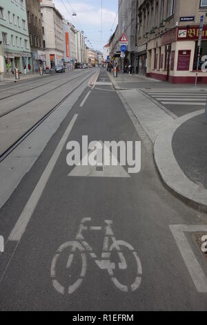 Wien, Radweg Ottakringer Strasse Foto Stock