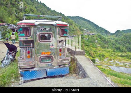 Batad è un remoto villaggio di circa 1500 persone nella provincia di Ifugao. Ha detto di essere a casa per il migliore e il più ben conservato terrazze di riso Foto Stock