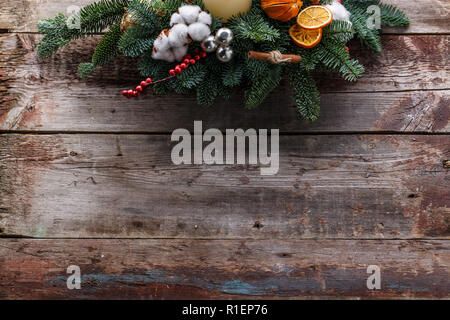 Legno decorazione di Natale sfondo, vista dall'alto copyspace Foto Stock
