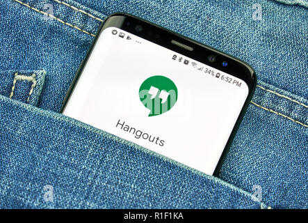 MONTREAL, Canada - 4 ottobre 2018: Google ritrovi, piattaforma di comunicazione sviluppato da Google. App su s8 schermo. Google è una tecnologia americana co Foto Stock