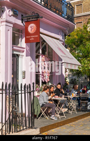 Peggy Porschen torte Parlour è una famosa panetteria e cafe a Belgravia, London, England, Regno Unito Foto Stock