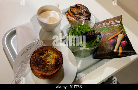 Pranzo vegetariano a Maison Pradier, aeroporto Charles de Gaulle di Parigi Foto Stock