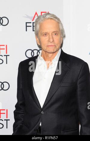 Hollywood, CA. Decimo Nov, 2018. Michael Douglas presso gli arrivi per il metodo KOMINSKY Premiere a AFI FEST 2018, TCL Chinese Theatre, Hollywood, CA Novembre 10, 2018. Credito: Priscilla concedere/Everett raccolta/Alamy Live News Foto Stock