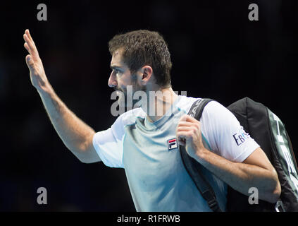 O2, Londra, Regno Unito. 12 Novembre, 2018. Giorno due del torneo all'O2 Arena di Londra con un pomeriggio singles match. Alexander Zverev (GER), classificato 3, vs Marin CILIC (CRO), classificato 5, Zverev vincere questo round robin match. Credito: Malcolm Park/Alamy Live News. Foto Stock