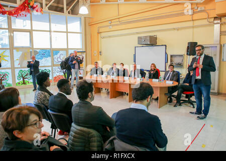 Caserta, Campania, Italia, 12 Nov 2018. Scuola V ¡ circolo didattico di Caserta prima in Italia per includere i richiedenti asilo nel suo personale (Antonio Balasco) Credito: Antonio Balasco/Alamy Live News Foto Stock