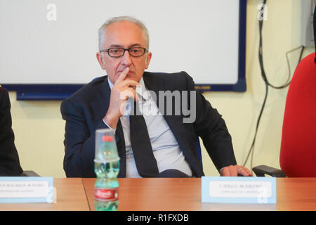 Caserta, Campania, Italia, 12 Nov 2018. Scuola V ¡ circolo didattico di Caserta prima in Italia per includere i richiedenti asilo nel suo staff nella foto il sindaco di Caserta Carlo Marino Credito: Antonio Balasco/Alamy Live News Foto Stock