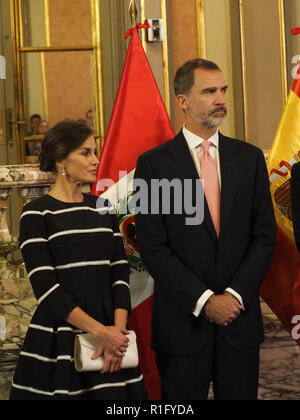 Lima, Perù. 12 Nov 2018. Felipe VI Re di Spagna e Letizia regina di Spagna presso il governo peruviano Palace. Lo spagnolo Royals arrivati in Perù per una tre giorni di visita di Stato a sottoscrivere gli accordi e lo stiramento delle fascette. Credito: Fotoholica Press Agency/Alamy Live News Foto Stock