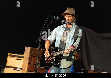 Madison, Wisconsin, Stati Uniti d'America. 5 Novembre, 2018. Musicista TODD SNIDER presso l'Overture Center per le Arti di Madison, Wisconsin Credit: Daniel DeSlover/ZUMA filo/Alamy Live News Foto Stock