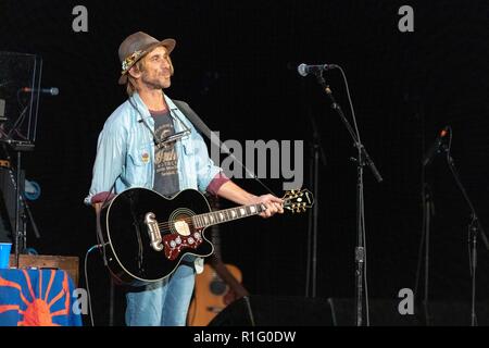 Madison, Wisconsin, Stati Uniti d'America. 5 Novembre, 2018. Musicista TODD SNIDER presso l'Overture Center per le Arti di Madison, Wisconsin Credit: Daniel DeSlover/ZUMA filo/Alamy Live News Foto Stock