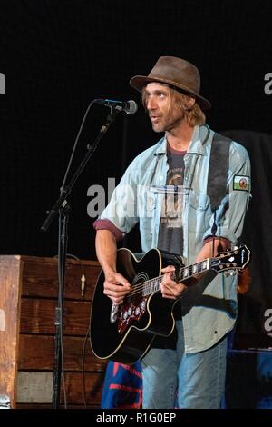 Madison, Wisconsin, Stati Uniti d'America. 5 Novembre, 2018. Musicista TODD SNIDER presso l'Overture Center per le Arti di Madison, Wisconsin Credit: Daniel DeSlover/ZUMA filo/Alamy Live News Foto Stock