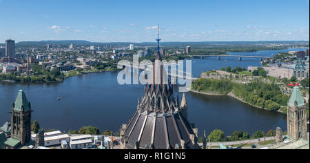 Vista del fiume Ottawa dal Campanile, il Palazzo del Parlamento, Ottawa, Canada Foto Stock