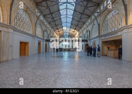 SAN FRANCISCO - 07 novembre 2018: Stile Beaux Arts Ferry Building Marketplace Foto Stock