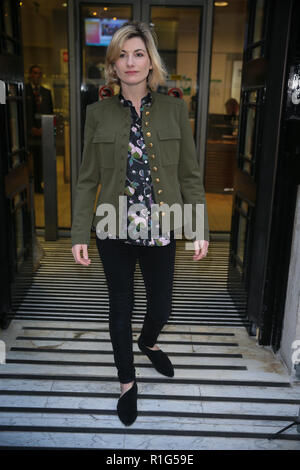 Medico che Jodie Whittaker arrivando alla BBC Radio Due Studios per promuovere la nuova serie - Londra dotata: Jodie Whittaker dove: Londra, Regno Unito quando: 12 Ott 2018 Credit: WENN.com Foto Stock