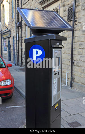 A energia solare i biglietti per il parcheggio macchina Foto Stock