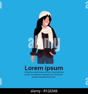 Donna che indossa abbigliamento invernale femmina carattere cartoon ritratto sfondo blu piatto spazio di copia Illustrazione Vettoriale