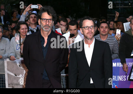 La sessantaduesima BFI London Film Festival UK Premiere di "La ballata di Buster Scruggs" tenutasi presso il Cineworld Leicester Square - Arrivi con: Ethan Coen, Joel Coen dove: Londra, Regno Unito quando: 12 Ott 2018 Credit: Mario Mitsis/WENN.com Foto Stock