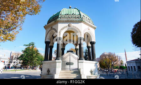 Fontana tedesca che è un dono da Wilhelm II in Piazza Sultanahmet, costruito nel 1898. Foto Stock