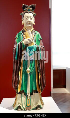 Il cinese la figura di un assistente per il giudice di inferno, dinastia Ming British Museum di Londra, Regno Unito Foto Stock