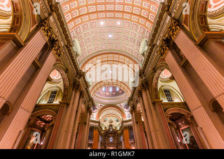 MONTREAL, CANADA, Ottobre 09, 2016 : gli interni e i dettagli di Maria regina del mondo basilica, ottobre 09, 2016 a Montreal, Quebec, Canada Foto Stock