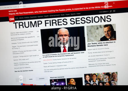 "Trump incendi Sessions' headline sulla CNN sito web su 7 Novembre 2018 annunciando le dimissioni del Procuratore generale USA, Jeff sessioni.. Foto Stock